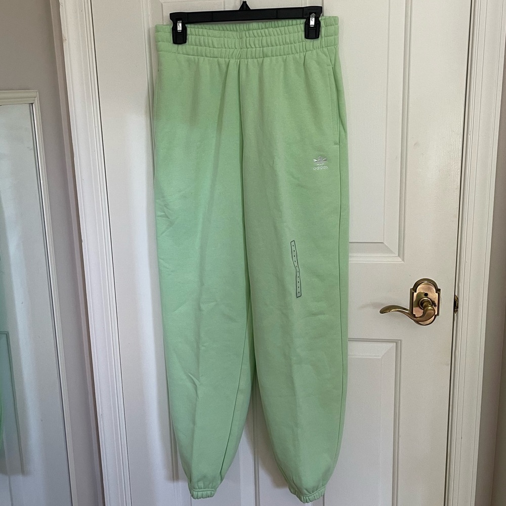 NWT Adidas Originals Essential Fleece Joggers
